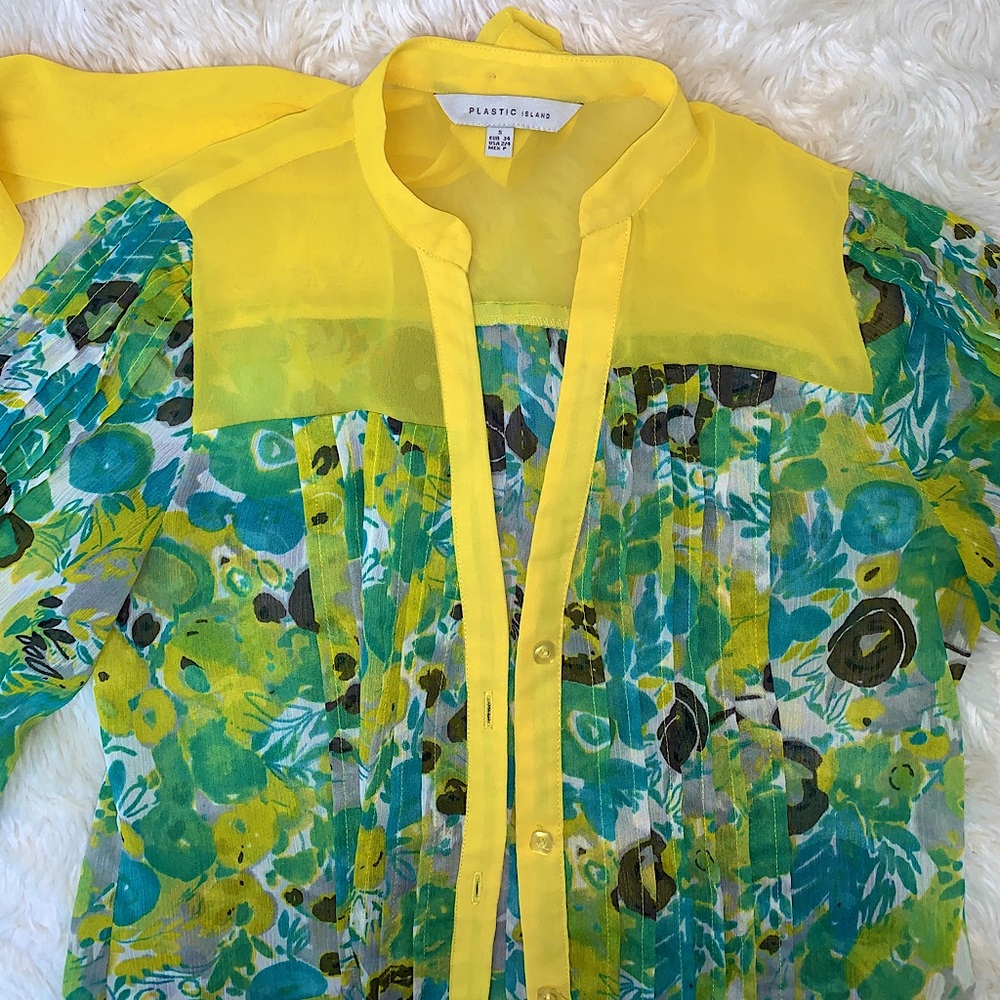 ❗️VINTAGE SALE Plastic Island Blouse
